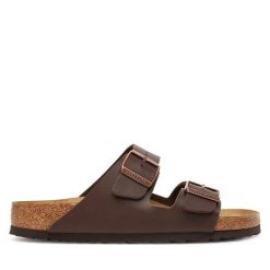 Klapki Birkenstock. Brązowe klapki Birkenstock, bez wzorów, bez obcasa. Za 349.99 zł.