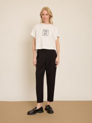 BGN Koszulka w kolorze kremowym rozmiar: 36. Brązowe bluzki BGN, bez wzorów, bez kołnierzyka, bez ramiączek. Za 56.99 zł.