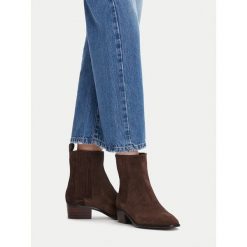 Botki GINO ROSSI. Brązowe botki Gino Rossi, bez wzorów, bez obcasa, na słupku, bez zapięcia. Za 379.99 zł.