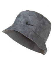 Nike Kapelusz w kolorze szarym rozmiar: M/L. Szare kapelusze Nike, bez wzorów, z materiału. Za 149.66 zł.