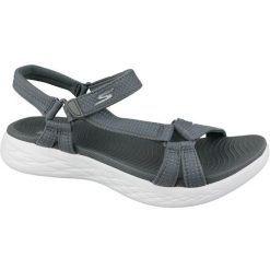 Sandały damskie, Skechers On The Go 600. Szare sandały Skechers, bez wzorów, sportowe, bez obcasa, bez zapięcia. Za 229.99 zł.