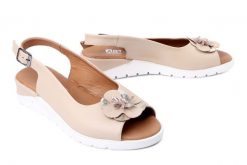 Artiker Relaks 58C3184, sandały damskie. Brązowe sandały Artiker Relaks, bez wzorów, ze skóry, bez obcasa, na koturnie, bez zapięcia. Za 229.90 zł.