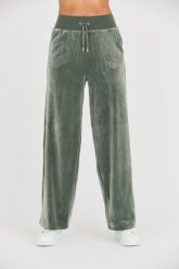 JUICY COUTURE Zielone damskie spodnie Bexley Velour Track Pants, Rozmiar XS. Zielone spodnie dresowe Juicy Couture, s, bez wzorów, z dresówki. W wyprzedaży za 289.99 zł.