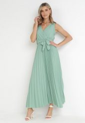 Zielona Plisowana Sukienka Maxi z Gumką w Pasie i Materiałowym Paskiem Biak. Zielone sukienki Born2be, na imprezę, na lato, l, bez wzorów, z materiału, eleganckie, bez kołnierzyka, bez ramiączek, maxi. Za 99.99 zł.