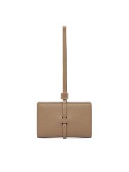 Calvin Klein Portfel Emblem Hw Pebble Wallet On Strap LV04F1130G Beżowy. Brązowe portfele Calvin Klein, bez wzorów, ze skóry. Za 289.99 zł.