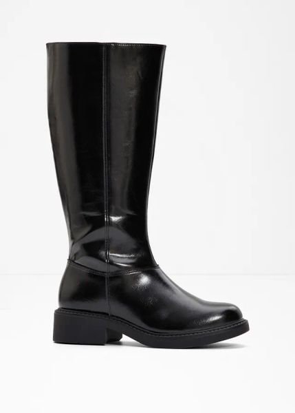 Kozaki. Czarne kozaki bonprix, na zimę, bez obcasa, bez zapięcia. Za 129.99 zł.