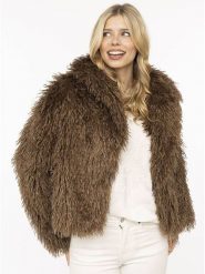 Zwillingsherz Kurtka "Fluffy" w kolorze jasnobrązowym ze sztucznego futerka rozmiar: S/M. Brązowe kurtki Zwillingsherz, m, bez wzorów, bez kaptura. Za 263.95 zł.