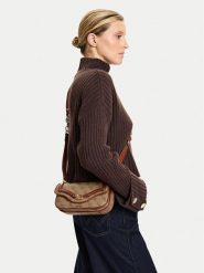 Guess Torebka Dea Mini HWSG79 93790 Brązowy. Brązowe listonoszki Guess, z aplikacjami, ze skóry, bez dodatków. Za 309.99 zł.