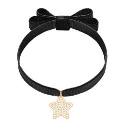 Bransoletka z gwiazdką z białymi cyrkoniami na wstążce. Białe bransoletki Lilou, z cyrkonią, pozłacane. Za 228.00 zł.