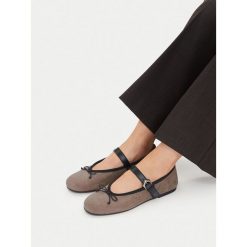 Baleriny GINO ROSSI. Szare baleriny Gino Rossi, bez wzorów, bez obcasa. Za 229.99 zł.