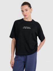 4F T-shirt oversize z nadrukiem damski - czarny M. Czarne t-shirty 4f, m, bez wzorów, z bawełny, bez kołnierzyka, bez ramiączek. Za 69.99 zł.