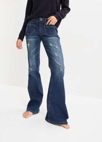 Dżinsy Flared, niski stan, ze stretchem. Niebieskie jeansy bonprix, bez wzorów, z obniżonym stanem. Za 129.99 zł.