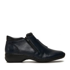 Botki Rieker. Niebieskie botki Rieker, bez wzorów, bez obcasa, na płaskiej podeszwie, bez zapięcia. Za 349.99 zł.