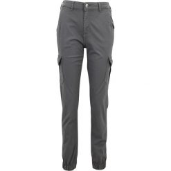 Spodnie Cargo Damskie Z Wysokimi Stanami. Szare spodnie dresowe Urban Classics, bez wzorów. Za 163.99 zł.