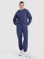 4F Spodnie dresowe z waflowej dzianiny damskie - granatowe S. Niebieskie spodnie dresowe 4f, s, bez wzorów, z dresówki. Za 169.99 zł.