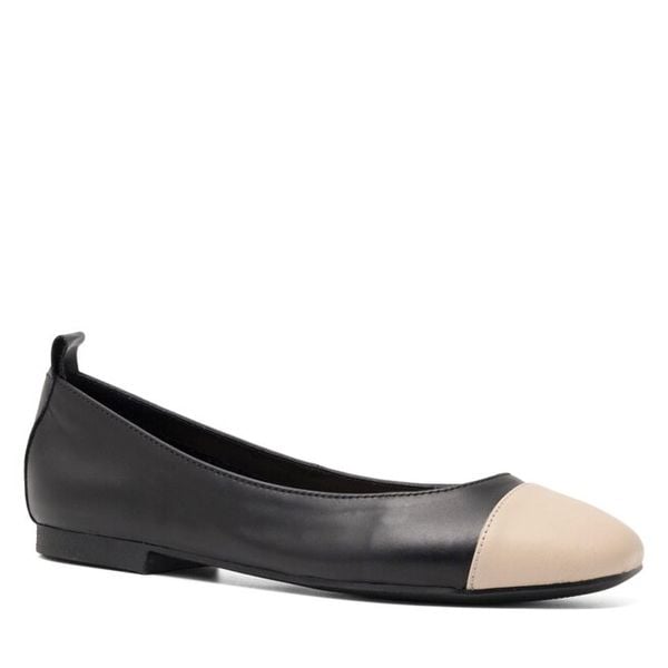 Baleriny GINO ROSSI. Czarne baleriny Gino Rossi, bez wzorów, bez obcasa. Za 199.99 zł.