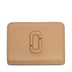 Portfel damski Marc Jacobs. Brązowe portfele Marc Jacobs, bez wzorów. Za 799.99 zł.