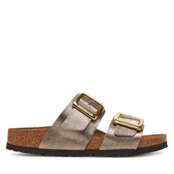 Klapki Birkenstock. Żółte klapki Birkenstock, bez wzorów, bez obcasa. Za 399.99 zł.