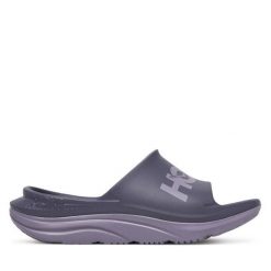 Klapki Hoka. Fioletowe klapki HOKA, bez wzorów, bez obcasa. Za 299.99 zł.