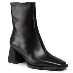 Botki Vagabond Shoemakers. Czarne botki Vagabond Shoemakers, bez wzorów, bez obcasa, na słupku, bez zapięcia. Za 719.99 zł.