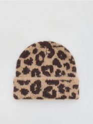 Czapka beanie w panterkę - brązowy. Brązowe czapki Reserved, bez wzorów. Za 59.99 zł.