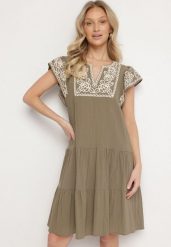 Zielona Sukienka z Haftami w Stylu Boho z Bawełny Evitel. Zielone sukienki Born2be, na lato, l, z aplikacjami, z bawełny, boho, bez kołnierzyka, bez ramiączek, midi. Za 109.99 zł.