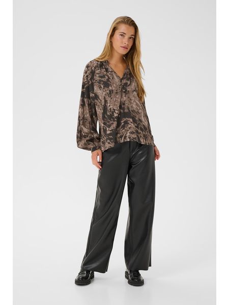 Kaffe Bluzka w kolorze brązowym rozmiar: 34. Brązowe bluzki Kaffe, s, bez wzorów, z wiskozy, klasyczne, bez kołnierzyka, bez ramiączek. Za 139.87 zł.