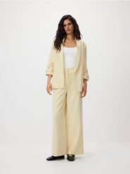 Marynarka z dodatkiem wiskozy - jasnożółty. Żółte marynarki i żakiety Reserved, l, bez wzorów, z tkaniny. Za 199.99 zł.