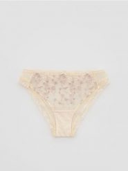 Majtki figi z haftem - złamana biel. Figi Reserved, l, bez wzorów, z dzianiny. Za 49.99 zł.