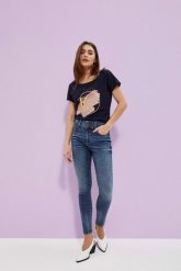 Jeansy push up z ozdobnym pasem granatowe. Niebieskie jeansy MOODO, xs, bez wzorów. W wyprzedaży za 41.99 zł.
