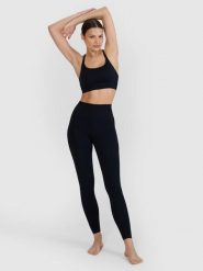 Legginsy fitness do jogi i pilatesu bezszwowe damskie push-up. Czarne legginsy 4f, s, bez wzorów, z dzianiny, z podwyższonym stanem, długie. Za 159.99 zł.