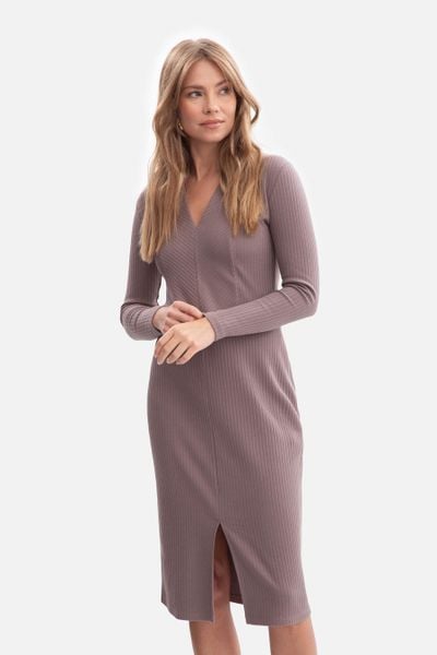 Bawełniana sukienka dzianinowa ołówkowa z dekoltem V kakao. Sukienki Bewear, do pracy, na jesień, s, bez wzorów, z bawełny, biznesowe, bez kołnierzyka, bez ramiączek, ołówkowe. Za 269.00 zł.