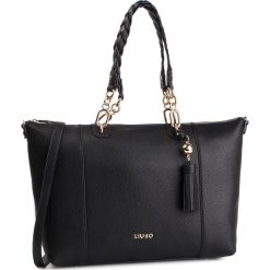 Torebka LIU JO - M Tote N19262 E0086 Nero 22222. Czarne shopper Liu Jo, bez wzorów, ze skóry ekologicznej, bez dodatków. W wyprzedaży za 329.00 zł.
