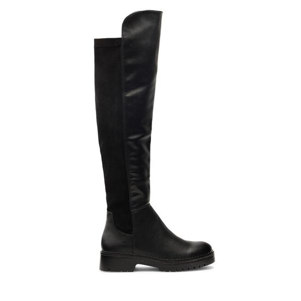 Kozaki DeeZee. Czarne kozaki DeeZee, bez obcasa, na płaskiej podeszwie, bez zapięcia. Za 151.99 zł.