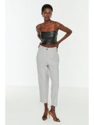 Trendyol Spodnie w kolorze jasnoszarym rozmiar: 34. Szare spodnie materiałowe Trendyol, na co dzień, bez wzorów, z materiału, z podwyższonym stanem. Za 73.99 zł.