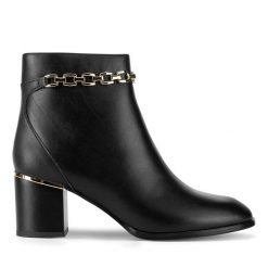 Botki Sergio Bardi. Czarne botki Sergio Bardi, bez wzorów, bez obcasa, na słupku, bez zapięcia. Za 174.99 zł.