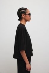 Tshirt typu oversize w kolorze BLACK - GALAXY. Czarne t-shirty Marsala, m, bez wzorów, z bawełny, bez kołnierzyka, bez ramiączek. Za 129.90 zł.