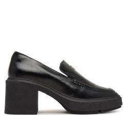 Półbuty Calvin Klein. Czarne czółenka Calvin Klein, bez wzorów, bez obcasa, na obcasie, bez zapięcia. Za 699.99 zł.
