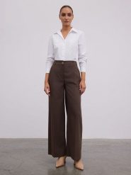 BGN Spodnie w kolorze brązowym rozmiar: 40. Brązowe spodnie materiałowe BGN, na co dzień, bez wzorów, z materiału. Za 122.09 zł.