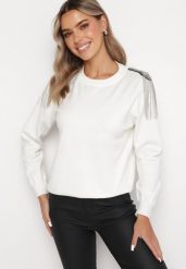 Biały Sweter z Wiskozy z Pagonami w Cyrkonie i Łańcuszkami Trianna. Białe swetry Born2be, bez wzorów, z tkaniny, bez ramiączek. W wyprzedaży za 118.99 zł.