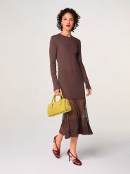 Rodier Sukienka w kolorze brązowym rozmiar: XL. Brązowe sukienki Rodier, xl, bez wzorów, prążkowane, bez kołnierzyka, bez ramiączek, midi. Za 478.99 zł.