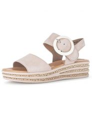 Gabor Skórzane sandały w kolorze beżowym na koturnie rozmiar: 40,5. Brązowe sandały Gabor, bez wzorów, ze skóry, klasyczne, z otwartym noskiem, bez obcasa, na koturnie, bez zapięcia. Za 152.62 zł.