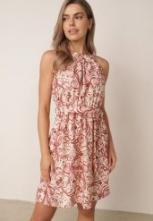 Różowa Wiskozowa Sukienka z Dekoltem Typu Halter i Abstrakcyjnym Wzorem Veraria. Czerwone sukienki Born2be, l, bez wzorów, z wiskozy, bez kołnierzyka, bez ramiączek, mini, dopasowane. Za 79.99 zł.