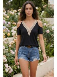 SOULSHAE Bluzka w kolorze czarnym rozmiar: XXL/3XL. Czarne bluzki SOULSHAE, xl, bez wzorów, z wiskozy, bez kołnierzyka, bez ramiączek. Za 81.95 zł.