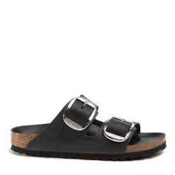 Klapki Birkenstock. Czarne klapki Birkenstock, bez wzorów, bez obcasa. Za 549.99 zł.