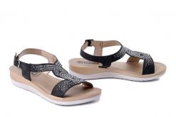 INBLU BV-49 014 czarny, sandały damskie. Czarne sandały Inblu, bez wzorów, bez obcasa, na koturnie, bez zapięcia. Za 80.99 zł.