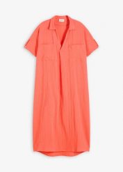 Sukienka kaftanowa z bawełnianego muślinu. Niebieskie sukienki bonprix, bez wzorów, z bawełny, bez kołnierzyka, bez ramiączek, oversize. Za 139.99 zł.