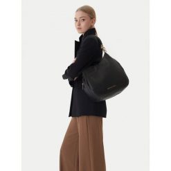 Torebka MICHAEL Michael Kors. Białe torebki klasyczne MICHAEL Michael Kors, bez wzorów, bez dodatków. Za 789.99 zł.