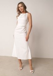 Biała Sukienka VICES Ozdobiona Aplikacją na Ramieniu Palleleora. Białe sukienki Born2be, na co dzień, l, z aplikacjami, eleganckie, bez kołnierzyka, bez ramiączek, midi, proste. Za 179.99 zł.