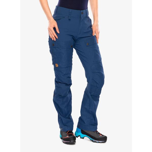 Spodnie trekkingowe damskie Fjallraven Keb Trousers. Niebieskie spodnie sportowe Fjällräven, na lato, bez wzorów, trekkingowe. Za 907.99 zł.